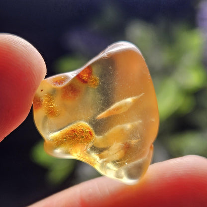 Enhydro Amber with MOVING Bubbles, 2.35g