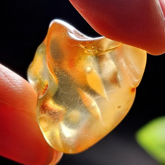 Enhydro Amber with MOVING Bubbles, 2.35g
