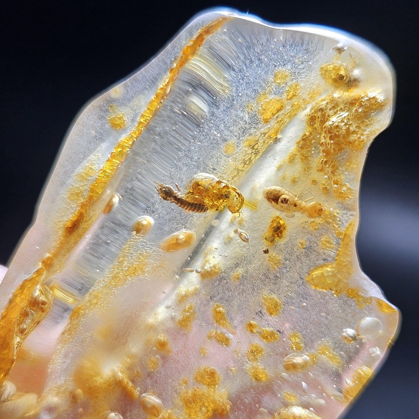 Enhydro Amber with MOVING Bubbles, 6.57g