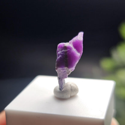 Gel Sugilite Crystal 0.92g, OLD STOCK Raw South African Sugilite Stone Specimen