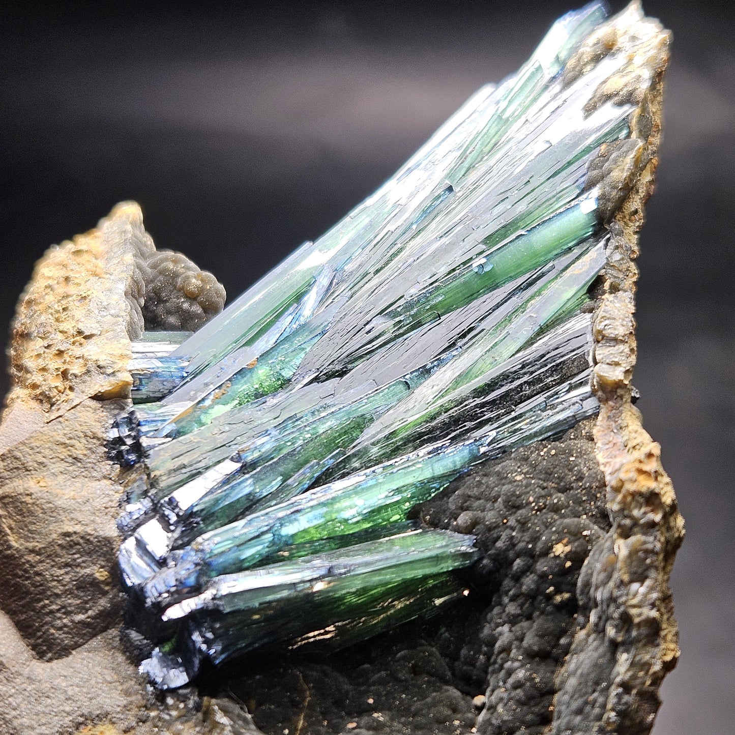 Vivianite Crystal Cluster 254.86g, Vivianite Specimen, Raw Blue