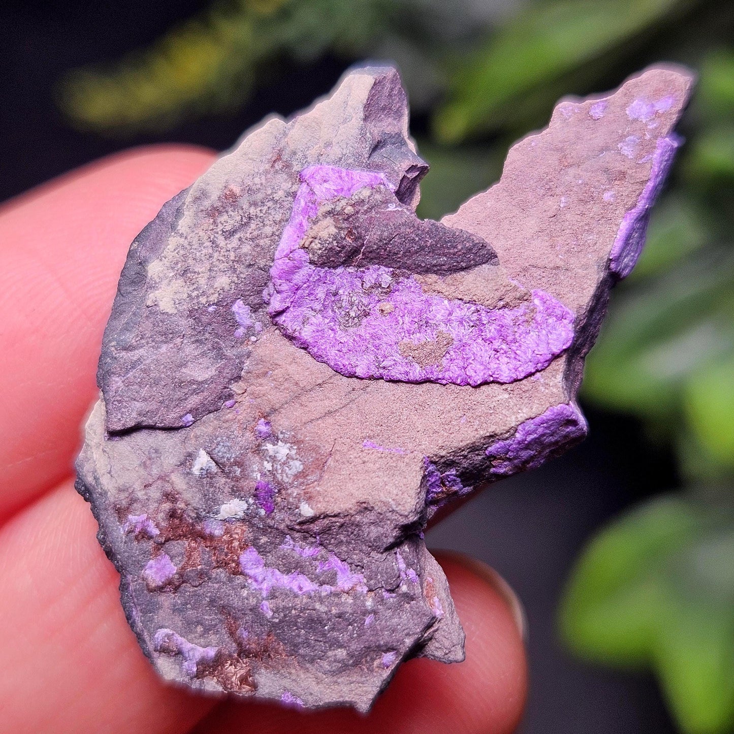 Fibrous Sugilite Crystal Specimen 5.97g, Raw Purple Sugilite Crystal from South Africa