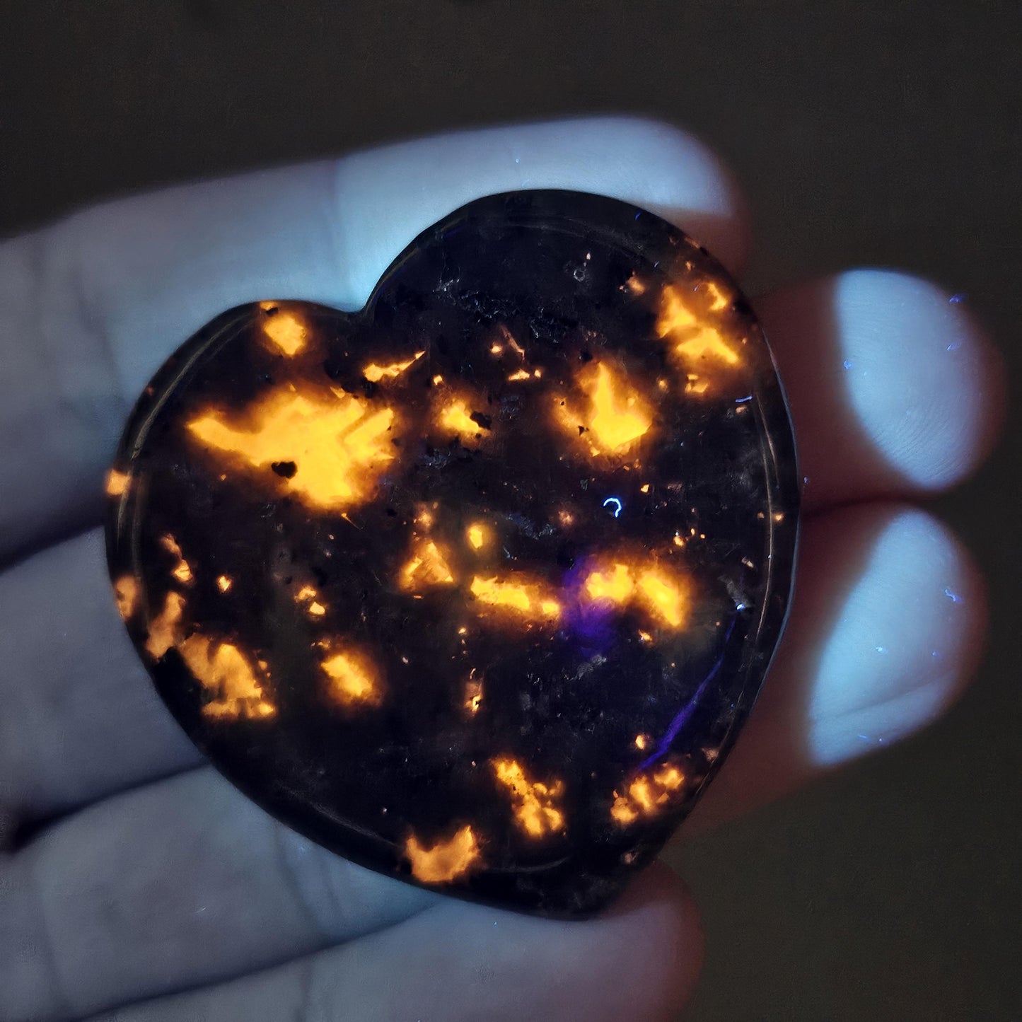 Yooperlite Crystal Heart (1.75"+)