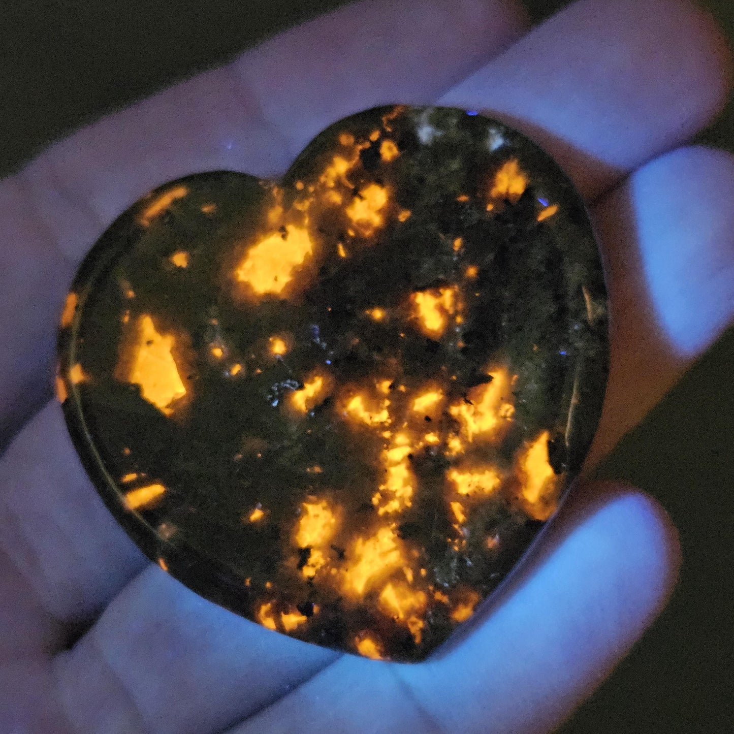 Yooperlite Crystal Heart (1.75"+)