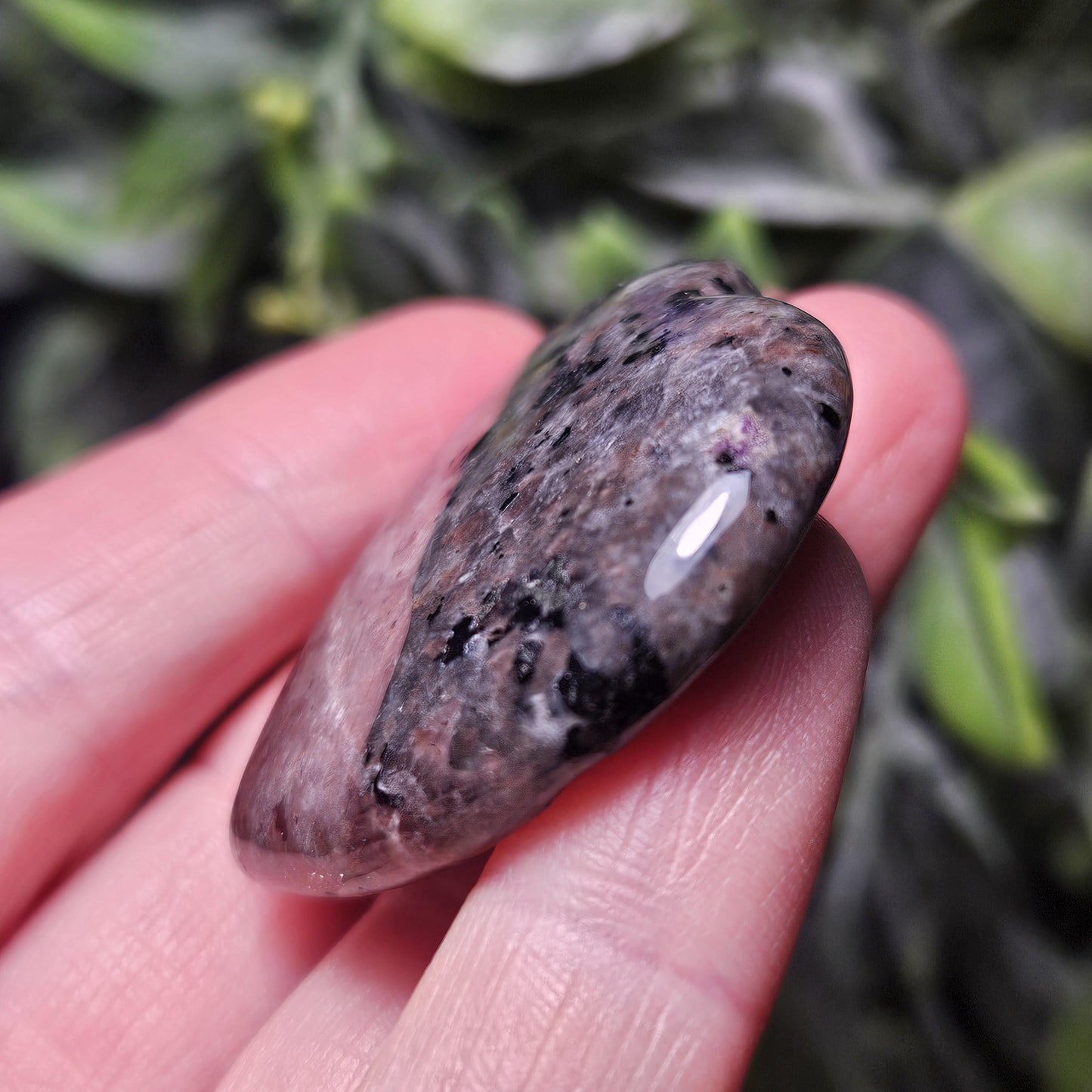 Yooperlite Crystal Heart (1.75"+)