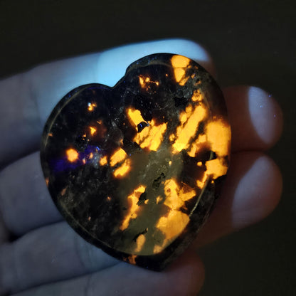 Yooperlite Crystal Heart (1.75"+)