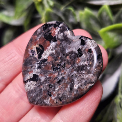 Yooperlite Crystal Heart (1.75"+)