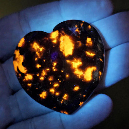 Yooperlite Crystal Heart (1.75"+)